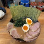 横浜ラーメン 北村家 - 青葉盛り（1100円）釜焼ロースチャーシュー(280円)