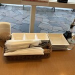 熟成和牛焼肉エイジング・ビーフ - 【2025.3.9(日)】テーブルにある調味料と取り皿