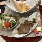 木曽路 - 蟹、お肉、サラダ