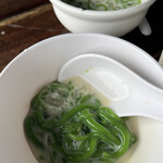 ร้านอาหารบ้านคุ้งน้ำ สมุทรสาคร - 一種のチェンドル？か。タイのデザートです