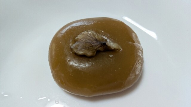 御菓子司　いさみや - 本吉（和菓子）の写真