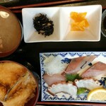 お食事処 鮮魚商 魚てつ - 