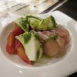 トリワイン ＰＩＫＯＳＨＨＨＵ - ささみとトマトのカプレーゼ