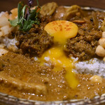 スパイスポスト - チキン＆キーマ＆ポークビンダル(S)@税込1,550円：ライス200g