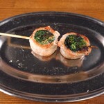博多うずまき - 万ネギ巻き串 220円