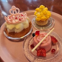 グリロジー バー＆グリル - 