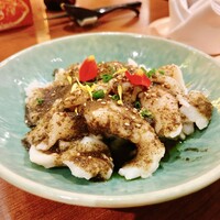 珞珈壹号 銀座店 - 蒸し魚の青山椒ソースかけ