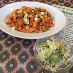 インド料理 パリワル - セットのサラダとスペシャルサラダ(¥640)