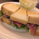 欧香 - ローストビーフサンド　マヨ抜き　サラダドレッシング抜き