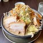 AKIHA麺屋 粋翔 - AKIHA味噌『黒』　野菜　角煮　味玉TP