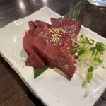 炭火焼肉 肉刺し にく式 - ハツ刺し