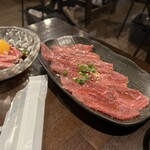 炭火焼肉 肉刺し にく式 - ロース
