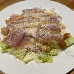 洋食 おがた - クルトンとレタスと生ハムのパルミジャーノサラダ