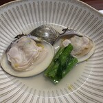 鮨 さかな - 蛤と春菊の酒蒸し