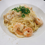 エビとホタテのクリームパスタ