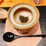 御料理 まつ山 - 飛来幸地鶏の卵と新玉ねぎの茶碗蒸し