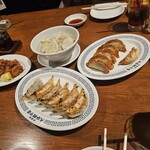 大谷餃子店 宇都宮駅西口店 - 