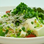しらすとネギの豆腐サラダ