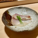 鮨 江藤 - 縞鯵のマスカルポーネチーズソース