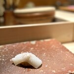 鮨 江藤 - アオリイカ（さくらの塩）