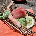289394449 - ズワイ蟹と鮪のお造り