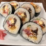 幸甚寿司 - 千両巻きは具が贅沢な逸品です