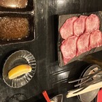 炭火焼肉 よしむね - 