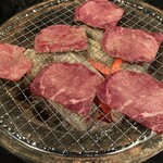 炭火焼肉 よしむね - 