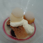 クイントカント - 12皿目：スパイスのジェラートに黒胡椒の泡、ヴィンブリュレのプロポスタ