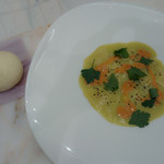 クイントカント - 7皿目：マルタリアーティ（不揃な三角型パスタ）、そら豆、ウニ、もちもち自家製パン