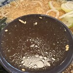 二八そば 一貴 - お汁も甘過ぎず、出汁感がある優しい味。