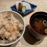 魚菜 基 - （７）お食事　炊き込みご飯　漬け物　味噌汁