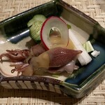 魚菜 基 - （５）八寸　季節のもの　ホタテイカのとも和え