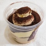 アピタ - プチティラミス108円 伊藤園ほうじ茶78円