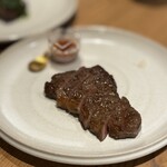 なぎさのハンバーガー - 熟成　相模牛のステーキ　自家製発酵唐辛子ソース