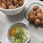 三嶋製麺所 - 熱いうどんと卵