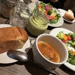 RACINES Boulangerie & Bistro - 