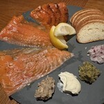 QUAYS pacific grill - 