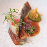 Héritage by Kei Kobayashi - ランチコース 17800円 のサワラ　霧のスープ煮詰め 万願寺唐辛子のピューレ、菊芋チップス、桃