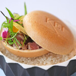 Héritage by Kei Kobayashi - ランチコース 17800円 の虎屋のモナカ マグロのタルタル ジャガイモのテスプ 山葵のジュレ