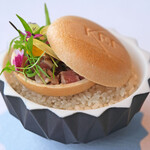 Héritage by Kei Kobayashi - ランチコース 17800円 の虎屋のモナカ マグロのタルタル ジャガイモのテスプ 山葵のジュレ