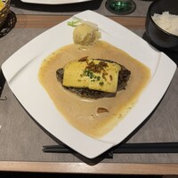 旬菜ステーキ処 らいむらいと - らいむらいとチーズハンバーグ　1680円