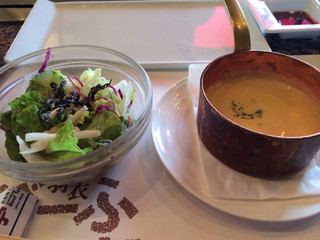 羽衣びーふ亭 - サラダとスープ