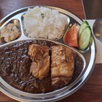 よしやす食堂 - 今月のカレー（豚角煮カレー）（税込500円）