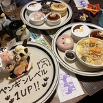 ピージーカフェ - 圧巻のペンギン祭り