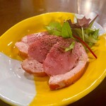 GanZo - 日本語ですいません。お通しの鴨肉。癖がなくていきなり旨し