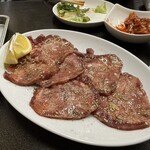 焼肉 栄養楼 - 