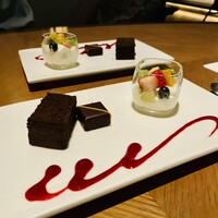 DINING & BAR TABLE 9 TOKYO - 