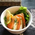 燻香廊 - 燻製豆腐のサラダ