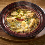 つぶ貝とマッシュルームのアヒージョ